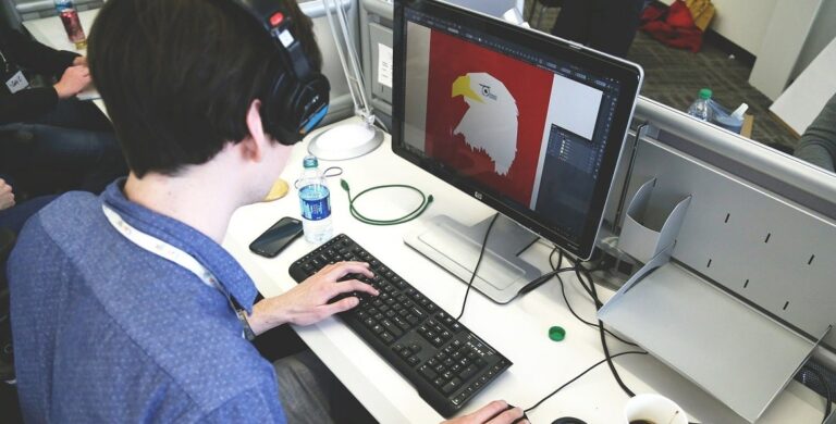 The 5 Best Monitors for Graphic Design in India [2020] – A Buying Guide!